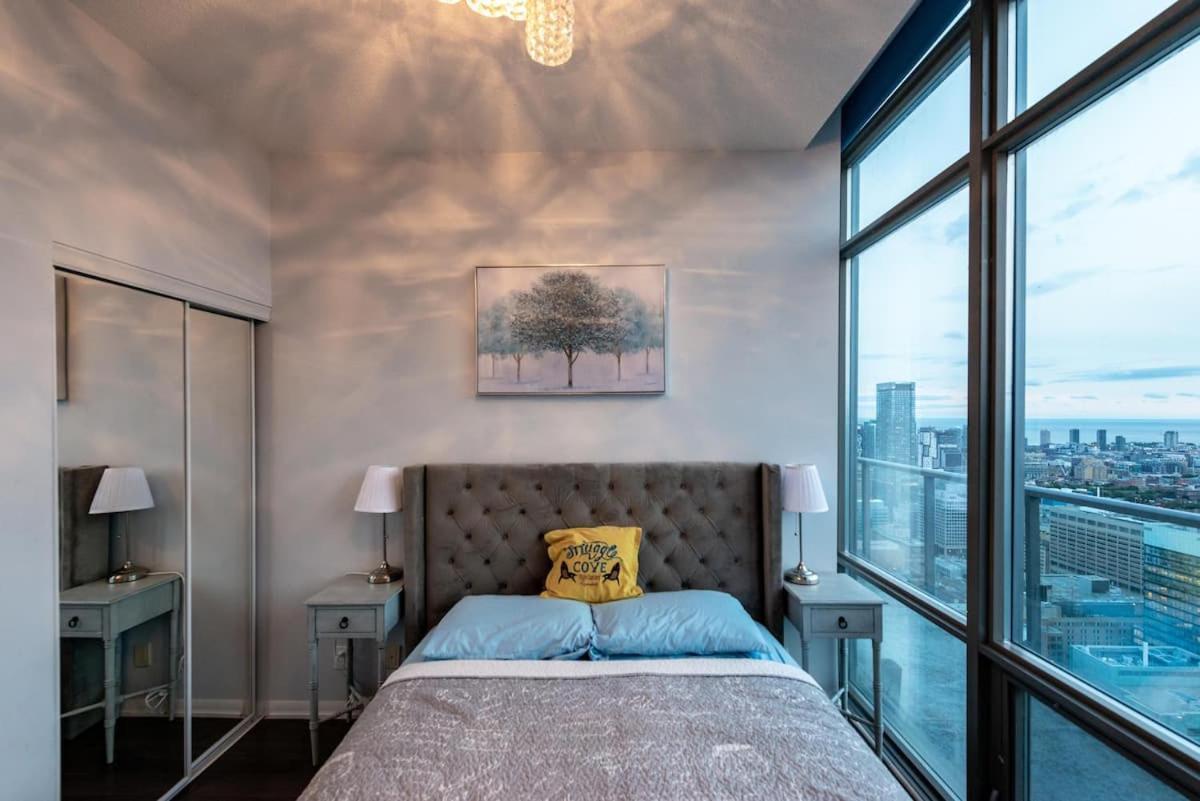 Great View High Rise In Central تورونتو المظهر الخارجي الصورة