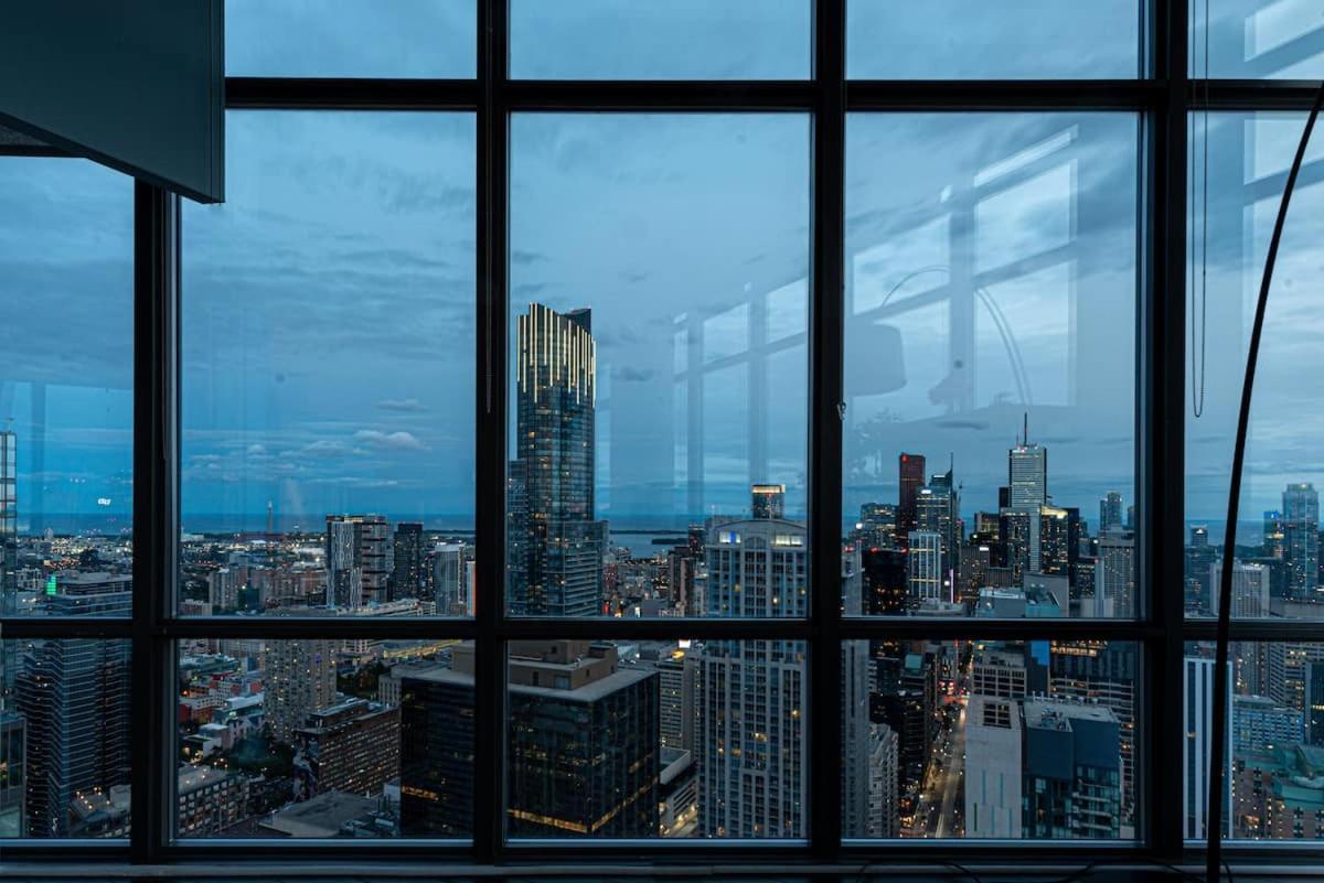 Great View High Rise In Central تورونتو المظهر الخارجي الصورة